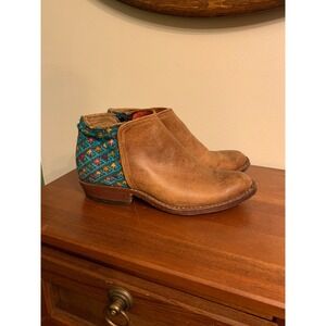 Womens Brown Leather Embroidered Ankle Boots fits like 6